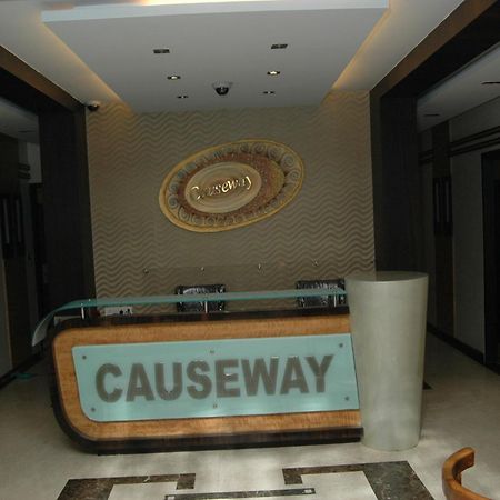 Hotel Causeway, Colaba Мумбаи Экстерьер фото