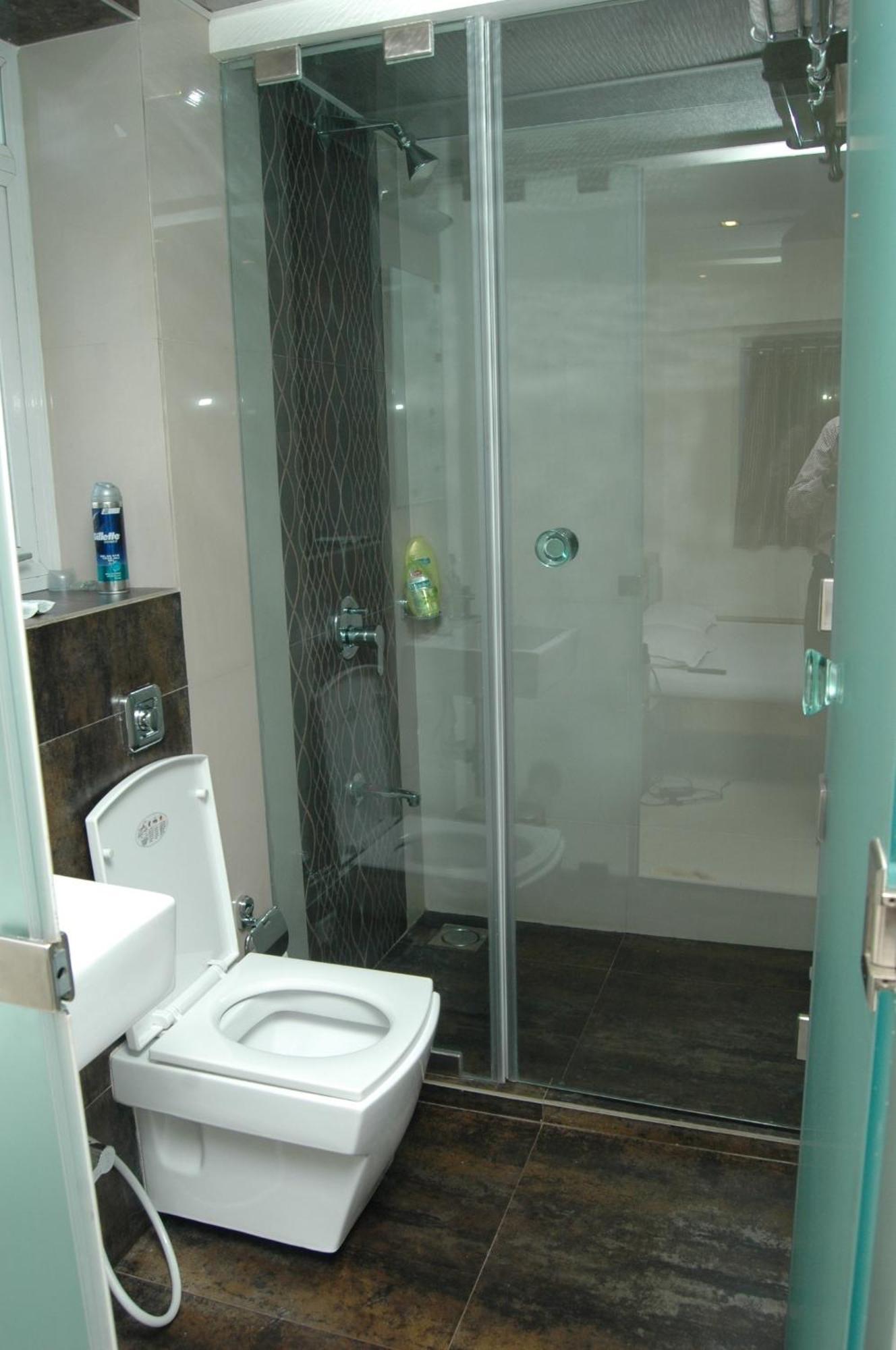 Hotel Causeway, Colaba Мумбаи Экстерьер фото